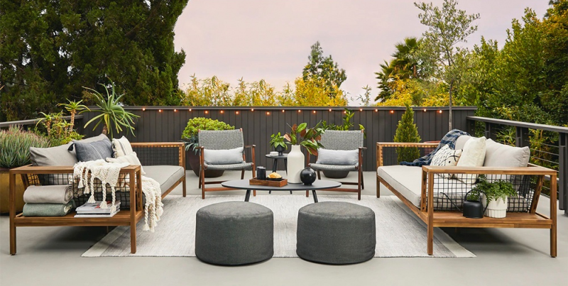 Acheter ce salon en teck et corde, c'est choisir l'élégance naturelle et le confort haut de gamme pour vos plus beaux moments en extérieur