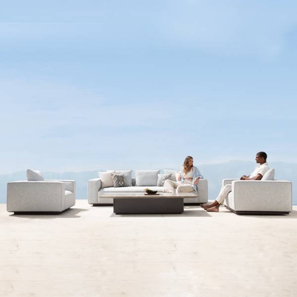 Acheter ce salon de jardin contemporain en aluminium pour profiter pleinement des beaux jours