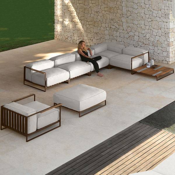 À acheter sans hésiter pour créer un espace de détente élégant, chaleureux et modulable sur votre terrasse ou au bord de votre piscine