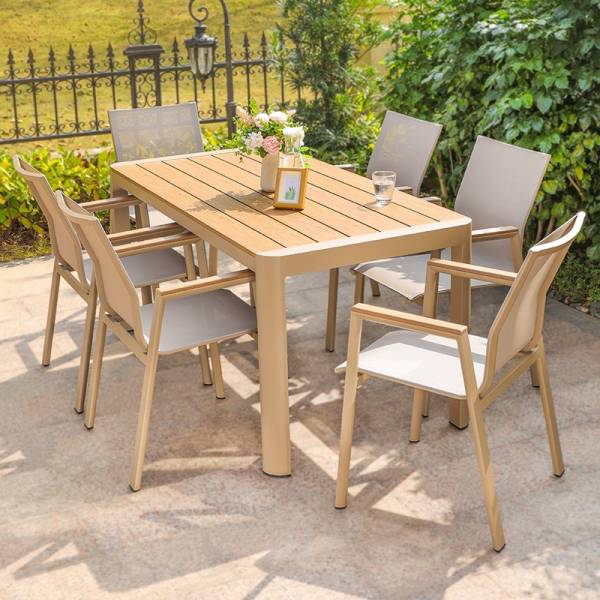 Acheter cet ensemble 6 places, c’est choisir le confort, la durabilité et l’élégance pour sublimer vos repas en extérieur