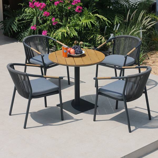 Achetez un ensemble de jardin design, personnalisable et pensé pour les beaux jours en bord de mer. Style et confort garantis.
