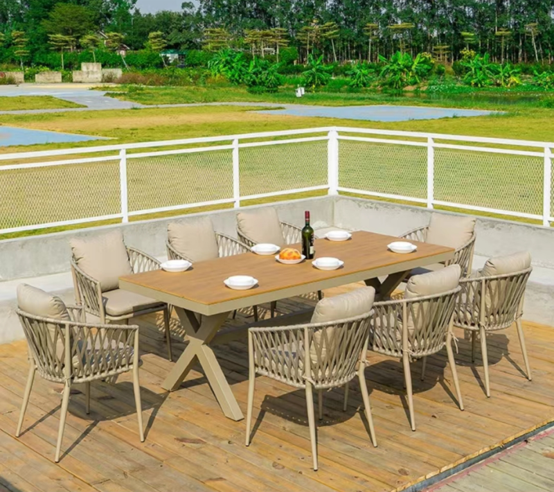 Un esprit bord de mer, des matériaux durables, et le confort en plus : achetez un ensemble conçu pour les étés sans fin.