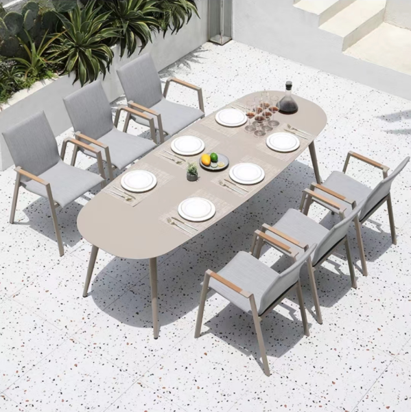 Acheter cet ensemble design, c’est choisir un confort durable et élégant pour vos repas d’été en terrasse ou au jardin.