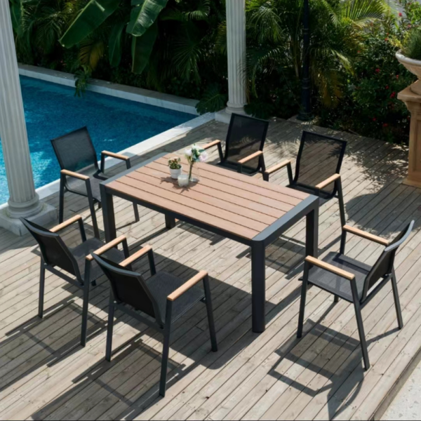Achetez cet ensemble table et 6 chaises pour sublimer vos repas en extérieur avec élégance, confort et matériaux durables.