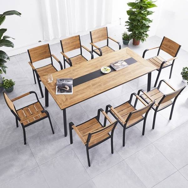 Acheter une table en aluminium aspect bois avec 8 chaises à Antibes ou Marseille pour repas en extérieur