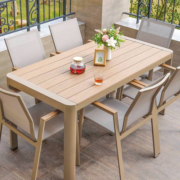 Commander une table rectangulaire avec 6 chaises aspect bois et textilène à Marseille ou Toulon